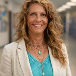 Elisa Harris Headshot
